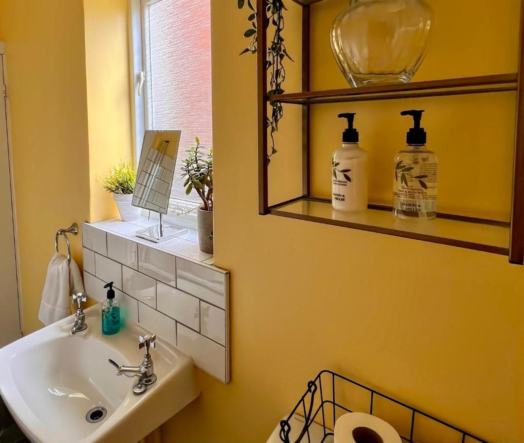 Charming Victorian Cottage Steps From Historic Chester - Free Parking Esterno foto